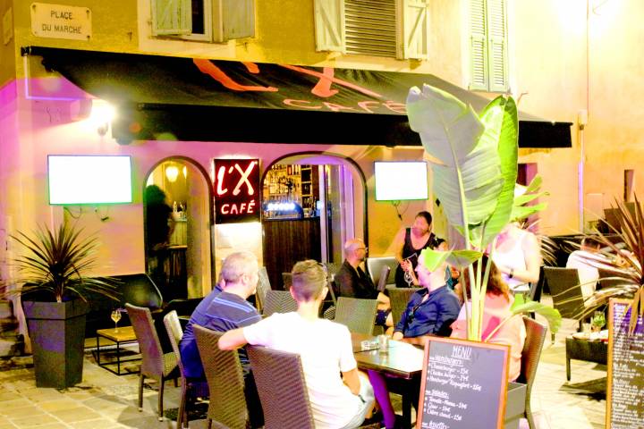 Ouvre-boite : l'X Café